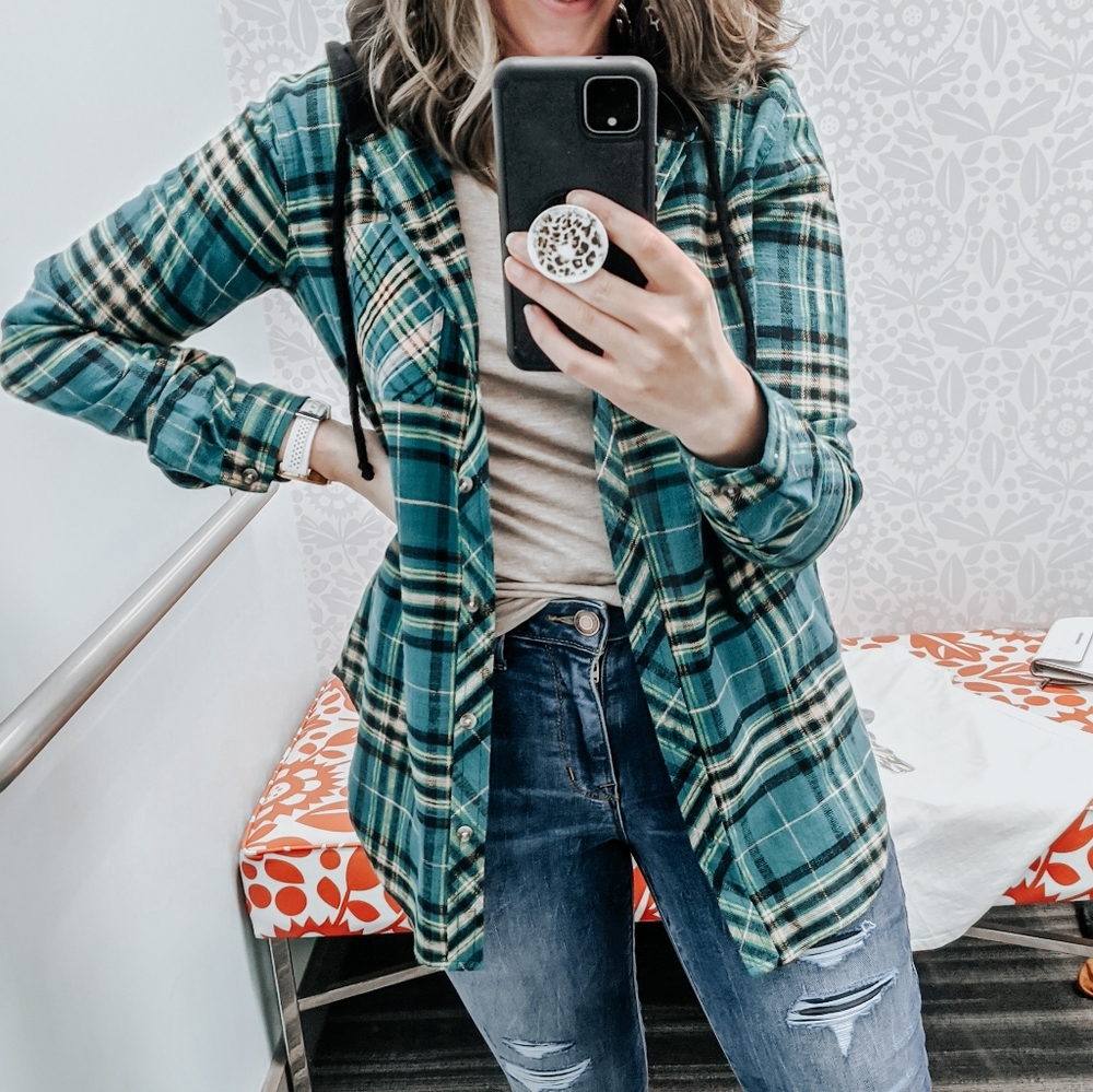 Hooded button plaid shirt